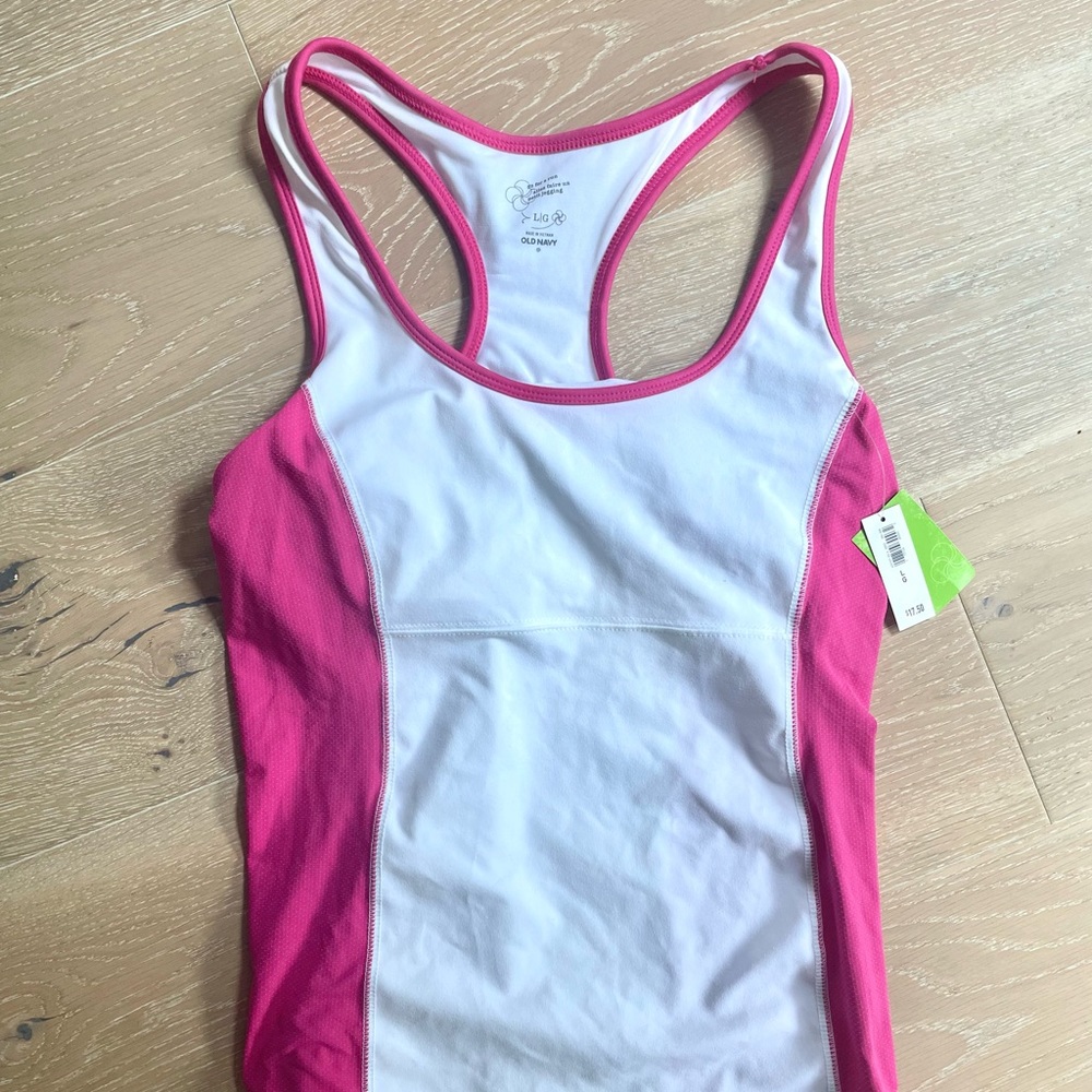 🆕 Old Navy Activewear Tank with built-in Bra
